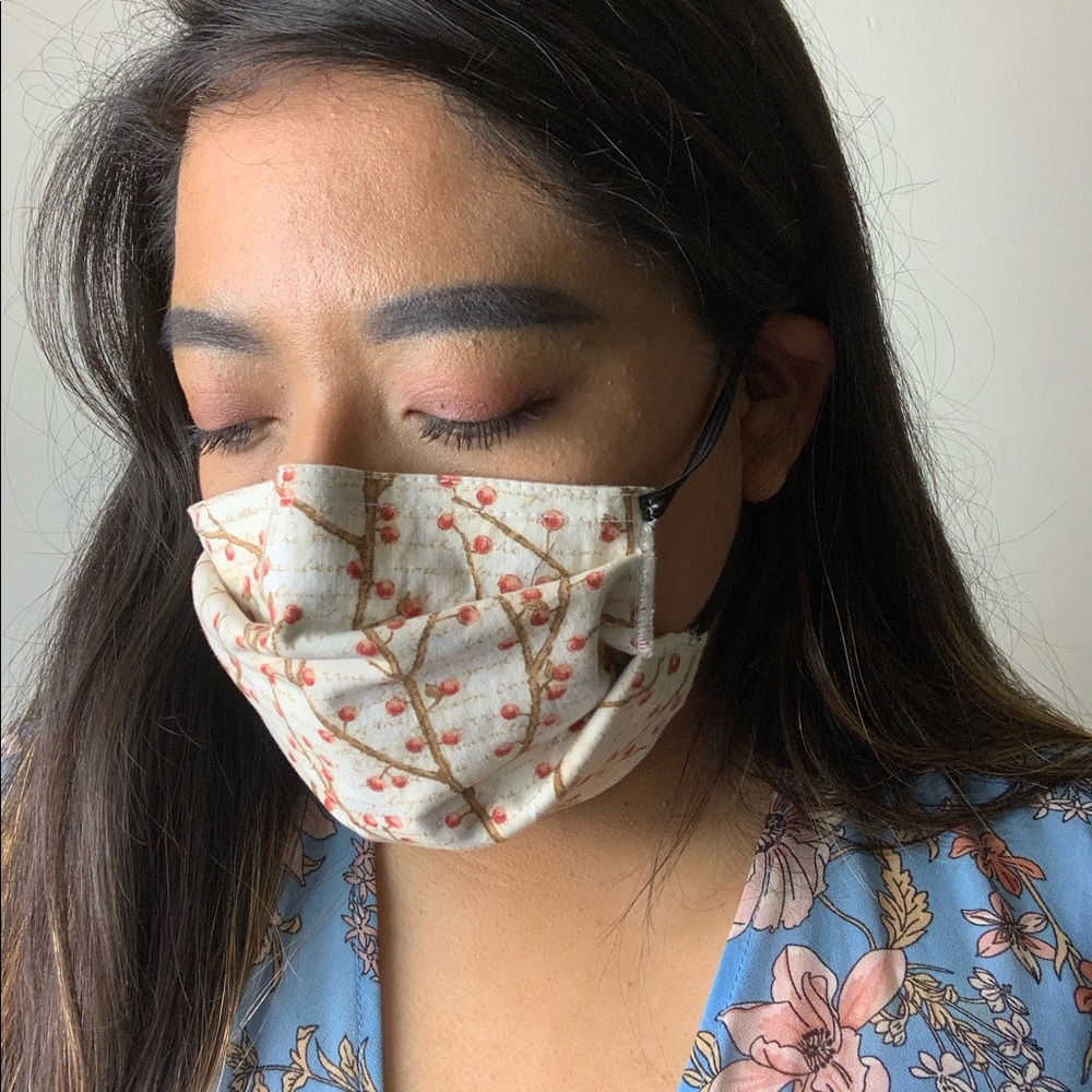 Cherries 4ply 100% Cotton Face Mask - Handmade - Picture 1 of 8